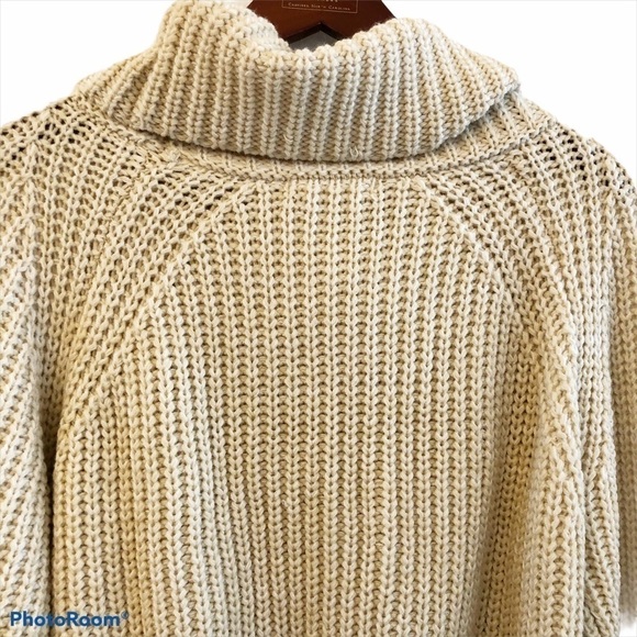MOON & MADISON NWT Cropped Cowl Neck Knit Sweater Size Small in Cream - Picture 10 of 13